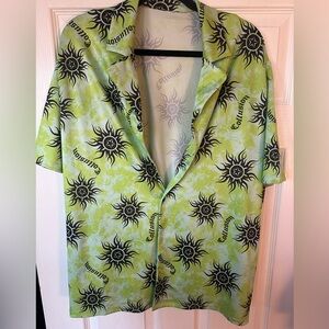 Collusion button down 90s pattern in medium